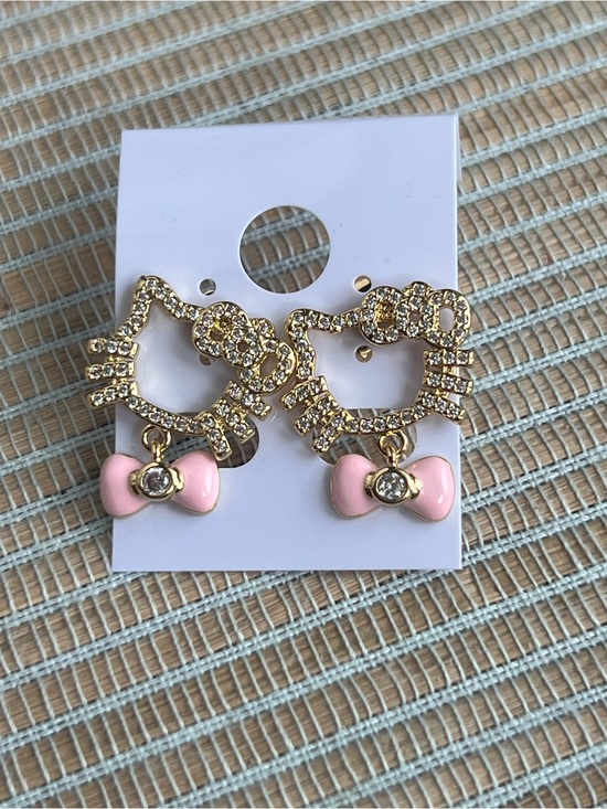 Jewelry - ⭐️- Gold pavé Crystal kitty Cat Stud Earrings with pink bow accent